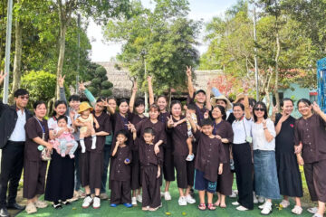 Khu du lịch đất thép farm